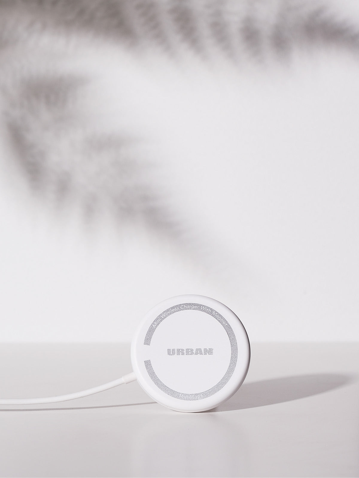 urbanist magsafe charging puck for iphone